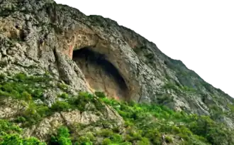 غار اسپهبد خورشید
