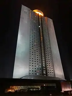 جلوی هتل بین المللی یانگگاکدو شبانه