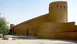 برج و باروی قدیم یزد