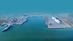 نمایی از بندر باکو در محدوده شهری الت