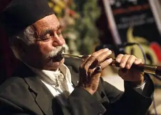 نوازنده سرنا