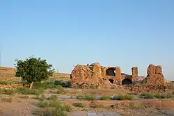 نمای چهار طاقی از فاصله دورتر