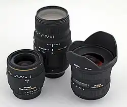 لنزهای سیگما ماکرو، تله فوتو و واید (از چپ به راست)