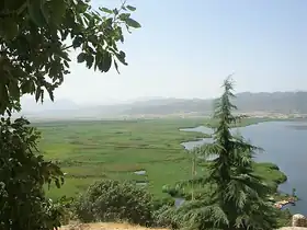دریاچه زریبار