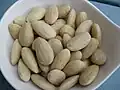 بادام پوست کنده