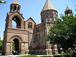 کلیسای جامع اچمیادزین در واغارشاپات