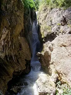 آبشار گل‌آخور
