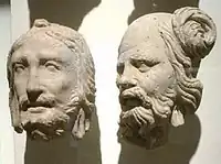 چند چهره‌نگاری (Portrait)، بدست‌آمده از نیانشگاه تپه‌کلان، پایگاه باستان‌شناسی هَده در ولایت ننگرهار، سدهٔ سوم پس از میلاد، موزیم گیمه در پاریس