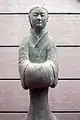 سرامیکِ چینیِ یک کارگرِ خانگی، از دورهٔ دودمانِ هان