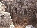 درون آرامگاه شیخ ابوعمران بر بلندی غرب ذکرین
