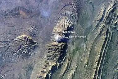 گنبد نمکی جاشک