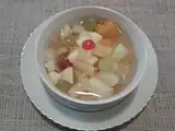 یک بشقاب مچدونیای میوه