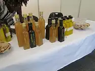 روغن مارولا برای فروش در نمایشگاه بازرگانی سالانه اونگودیویا ۲۰۱۶، نامیبیا