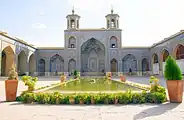 حیاط زیبای مسجد نصیرالملک