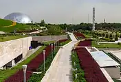 ورودی باغ موزه دفاع مقدس