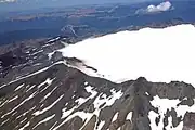 نمای هوایی از کاسه آتشفشانی یخ‌پوش سولیپویی