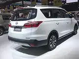 چانگان اوشنگ ای۸۰۰ (عقب)