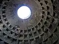 پانتئون (رم)؛ نمایش گنبد بتنی عظیم در معماری روم باستان.