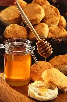 بیسکویت آمریکایی همراه با عسل