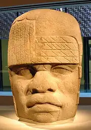 یک سر سنگی