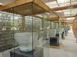 موزه سنگ طاق‌بستان