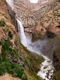 آبشار تنگ زندان