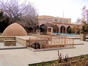 آرامگاه دو کمال