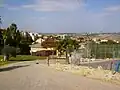 مرکز شهرک تسوفیم. در میانه کنیسه در حال ساخت و در پس‌زمینه کیبوتص ایال و دریای مدیترانه دیده می‌شود. دسامبر ۲۰۰۷