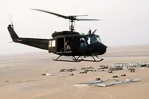 بالگرد بل یواچ-۱اچ در حال پرواز